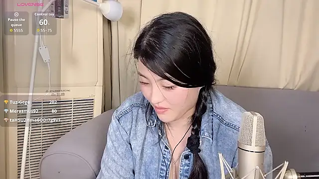 Tavie1744 Adlı Modelin Canlı XXX Sohbeti