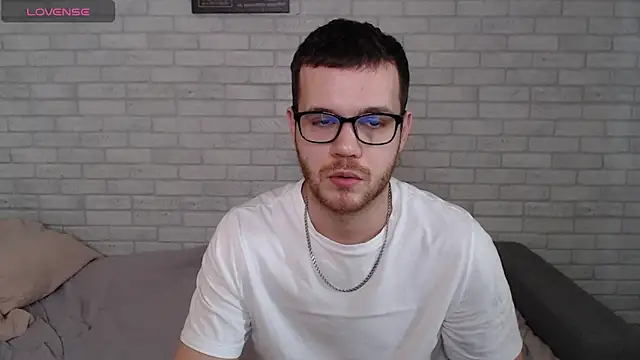 Alexxx_horny 网络视讯表演