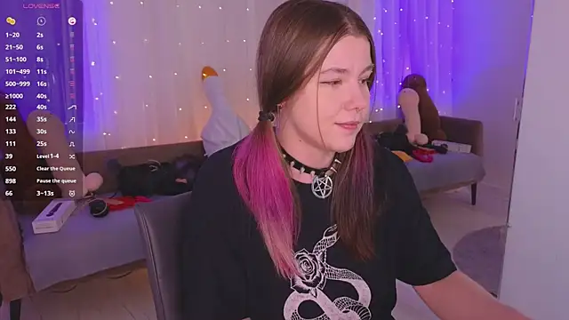 Mira_Falls' Live XXX Chat