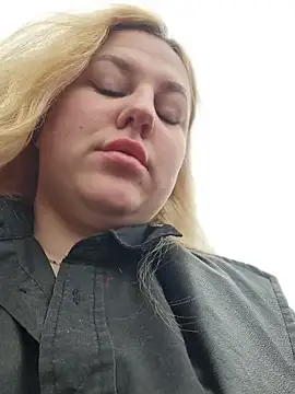 LianaJu Adlı Modelin Canlı XXX Sohbeti