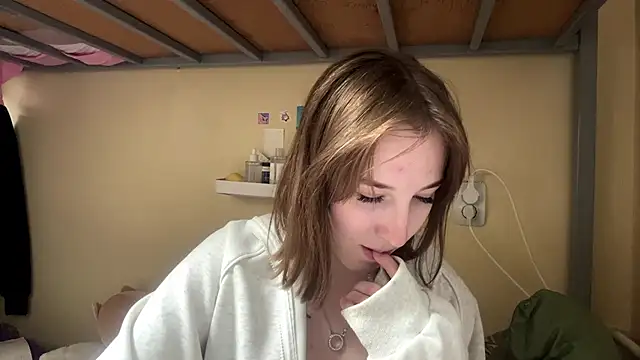 AquilineOrites – Live XXX-chat