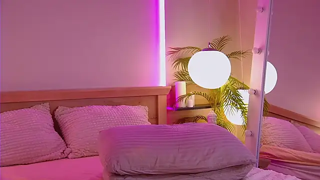 GwenAir's Webcam Show