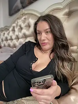 HotXMom_'s Live XXX Chat