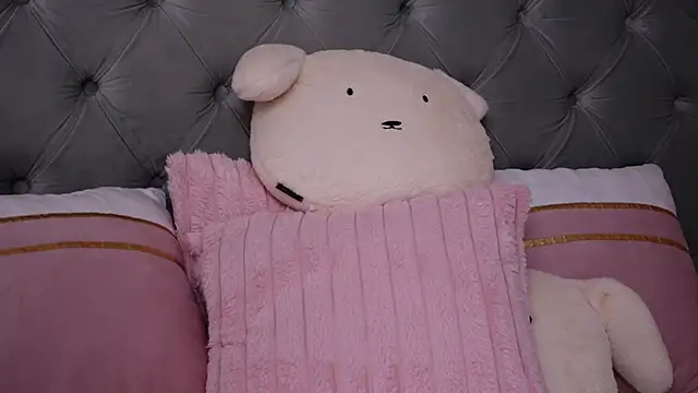 LucyAddison's Webcam Show