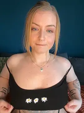 CherryyCheeks' Live XXX Chat