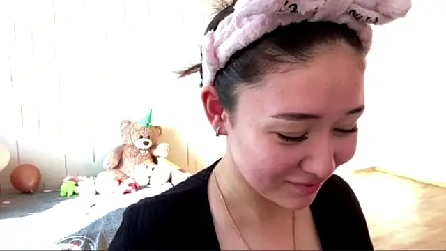 YourMiIa's Live XXX Chat