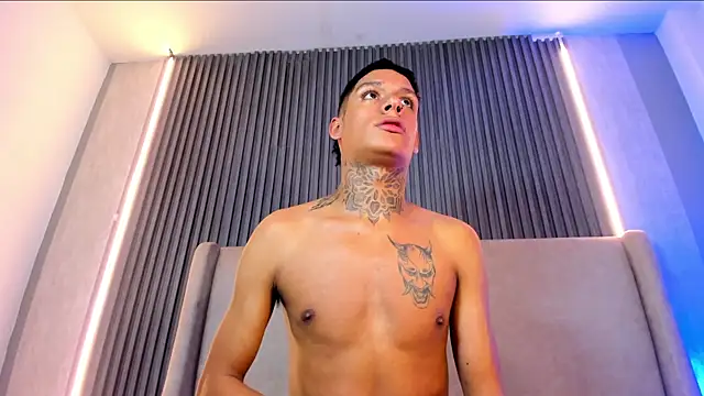 Show modela GaelCarter na web-kameri