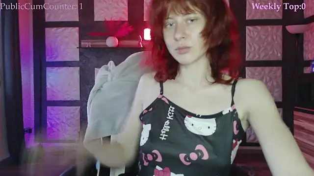 SweetSeraphine: διαδικτυακό σόου στην κάμερα