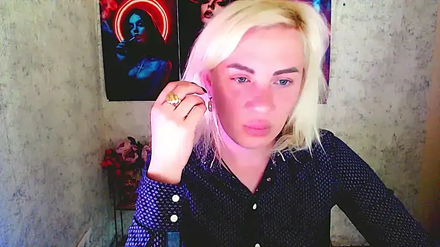 Czat XXX na żywo – EmmaCat_