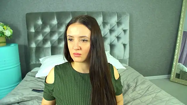 ElinaBelluccin Live XXX chat