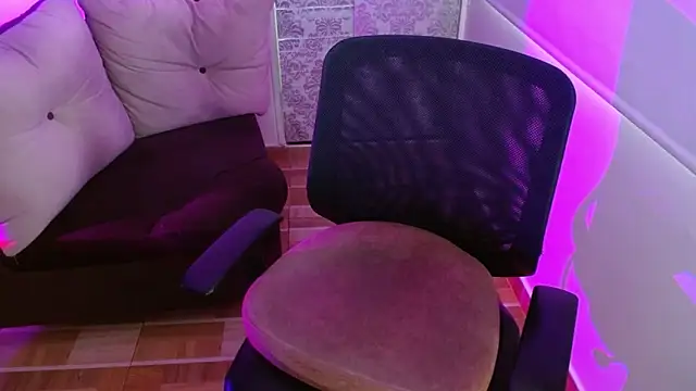 milfrousse Chat XXX in diretta