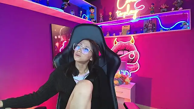 MyCutieBabe's Live XXX Chat