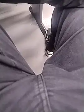 engineer_1980 Show in webcam