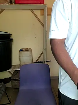 vannycov: διαδικτυακό σόου στην κάμερα