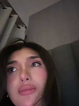 Chat XXX en directo de EmeraldGreyson