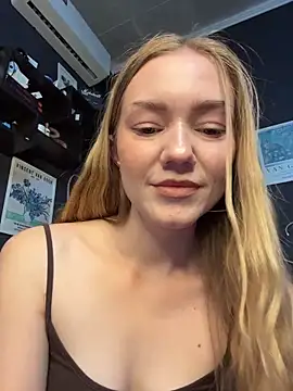 MilaMoone Live XXX-Chat