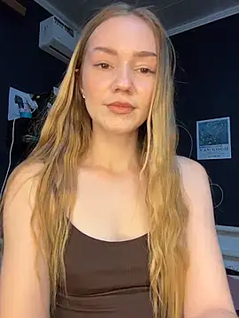 Chatroom XXX en direct de MilaMoone