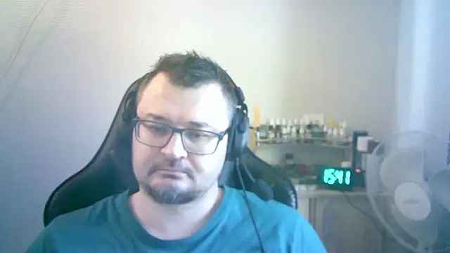 Chat +18 de SirAbuser ao vivo