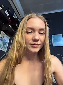 MilaMoone 现场XXX聊天