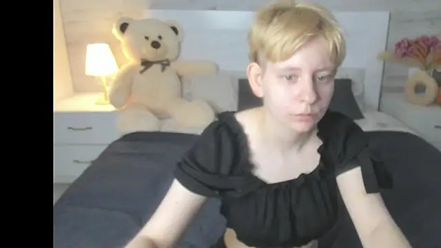 EloraBlu 现场XXX聊天