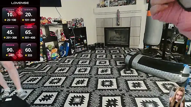 Chat +18 de Blondiewithanass ao vivo