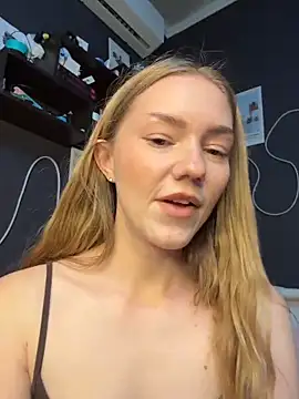 MilaMoone Chat XXX in diretta