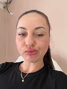 KristiiMax Chat XXX in diretta