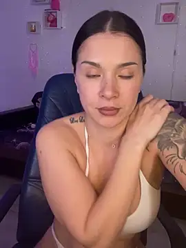 LauraLora3's Live XXX Chat