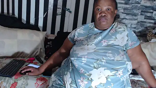 Show de BigHotMatureXx na webcam