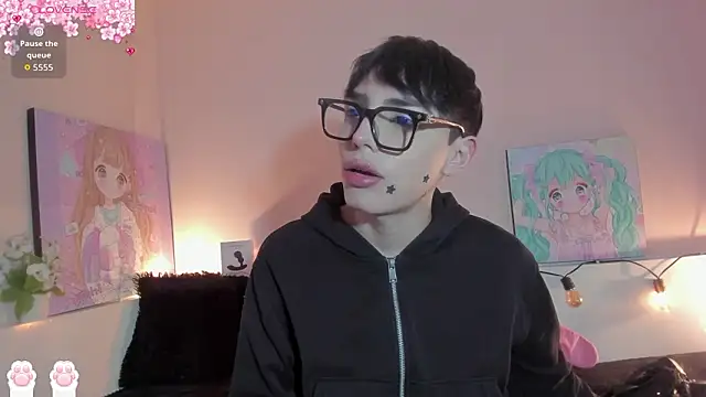 Strawberry_Kitty_ 网络视讯表演