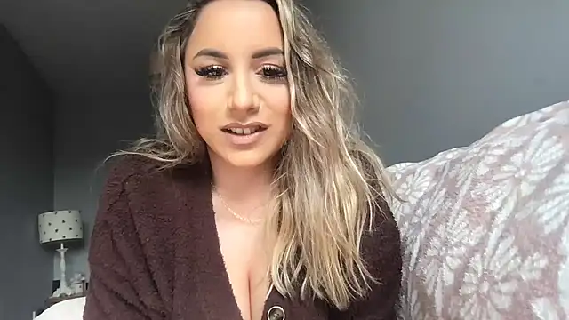 LyraLure Show Webcam