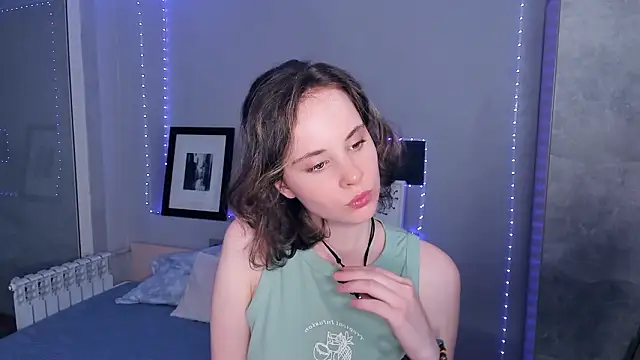 CrystaLeah: онлайн-секс-чат