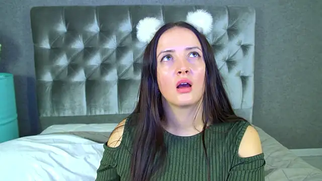 دردشة ElinaBellucci الجنسية المباشرة