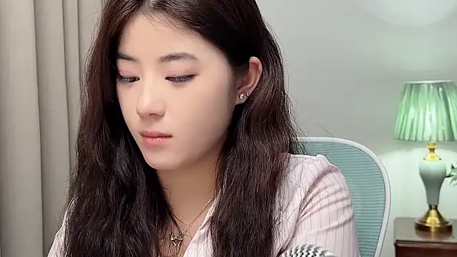 Nicole20266 即時 XXX 聊天