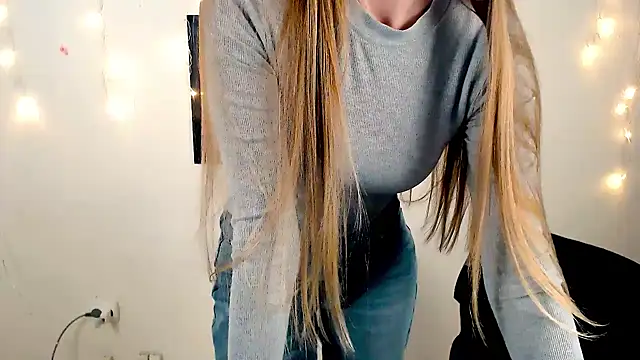 Doll_Angelina élő XXX-chatje