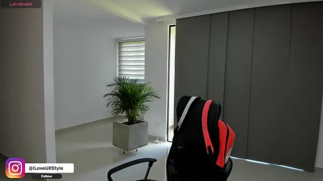 TroyeSavage: онлайн-секс-чат