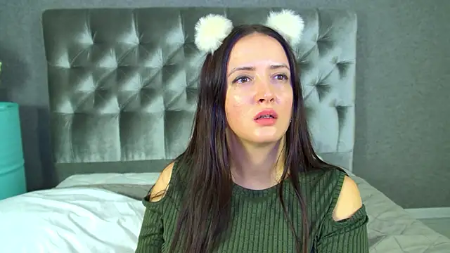 ElinaBellucci live XXX chat