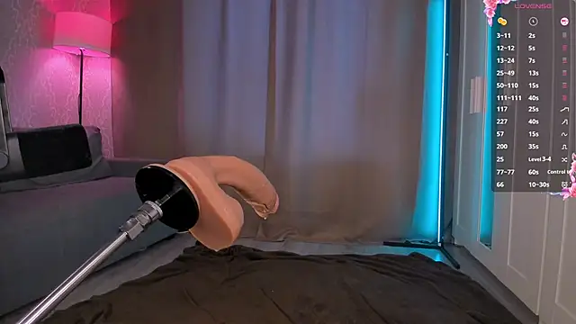 Juicy_Vikki's Live XXX Chat