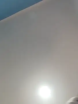 Chatroom XXX en direct de Laura-hotdirty