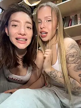 Liza_risky: онлайн-секс-чат