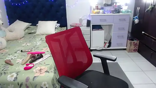 دردشة pervert_mommy_ الجنسية المباشرة