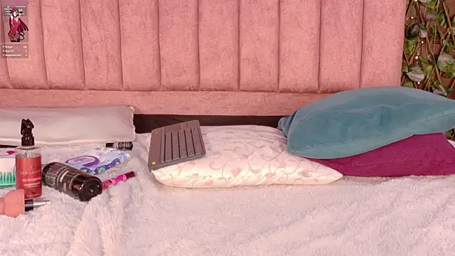 MiaJanss' Live XXX Chat