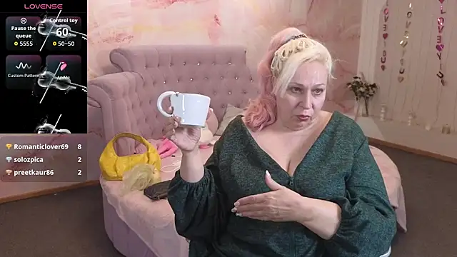 Penelope_Pinky Adlı Modelin Canlı XXX Sohbeti