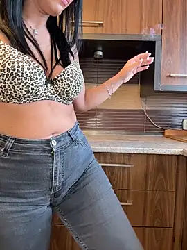 Hotmomcheckk_ Live XXX-chat