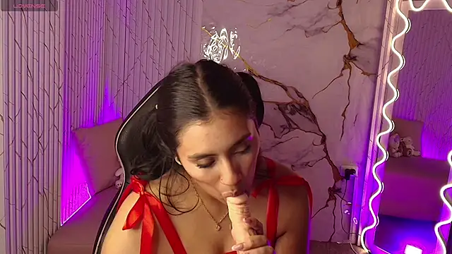 PEACHY_TAY's Live XXX Chat