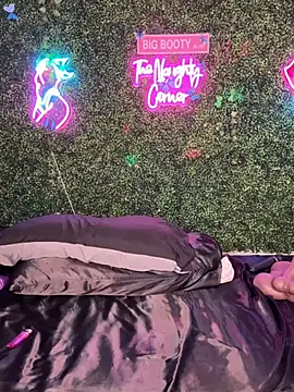 RenaThickAss' Webcam Show