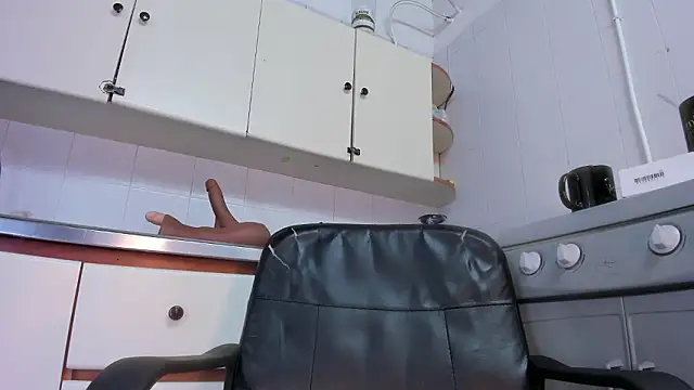 BustyGlow live XXX chat