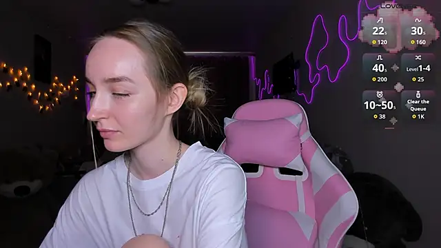 MoonDust's Live XXX Chat