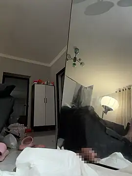 Yiyi-707 webkamerás műsora