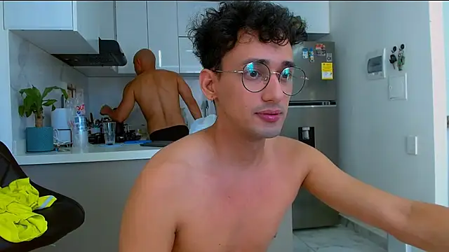 Chat XXX en directo de twoboyssex